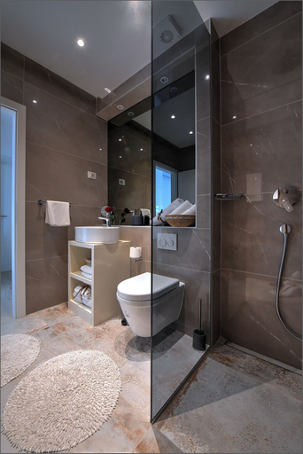 Bathroom 2, Via Porto Rooms, Split