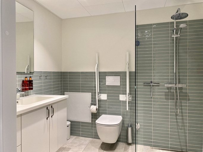Bathroom 5, Hotel Marie, Frederikshavn