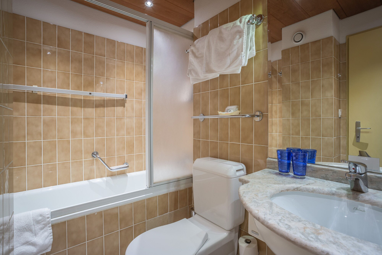 Bathroom 5, Arca Aparthotel & Spa, Visp