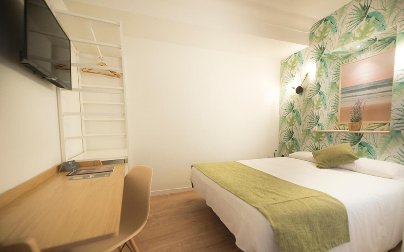 Bedroom 3, Apuntadores 8, Baleares