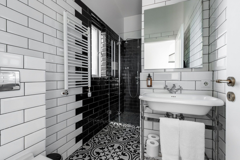 Bathroom 3, Vintage Apartment Hotel, Reykjavík