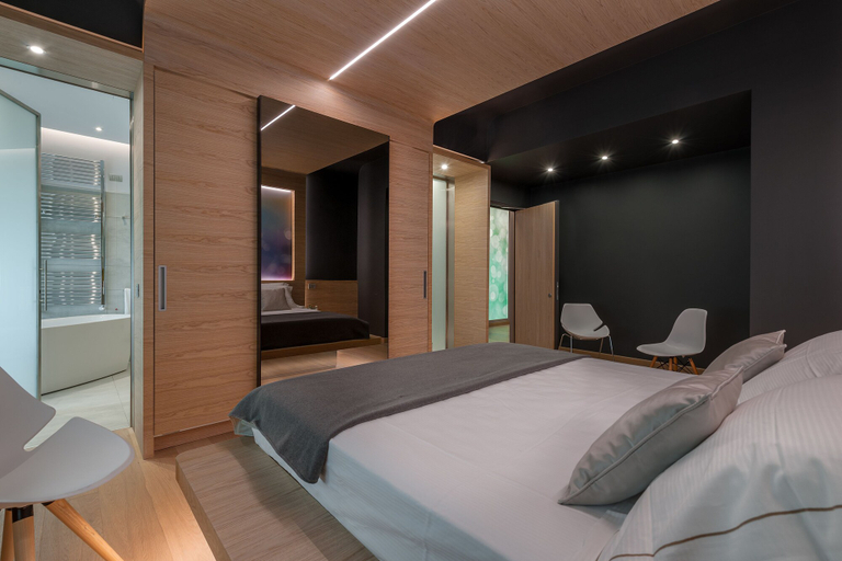Bedroom 3, Air Suite, Verona