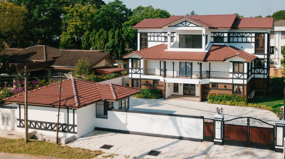 Exterior & Views 2, The Tudor, Kinta