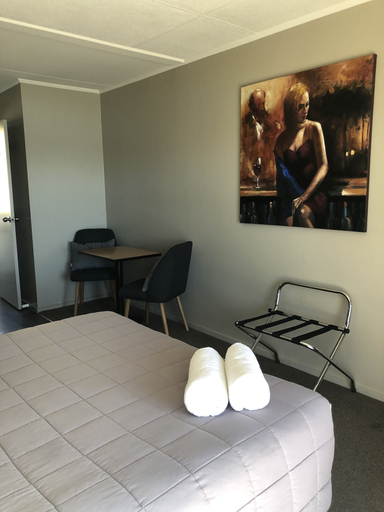 Bedroom 3, Lakes Edge Holiday Park, Mackenzie