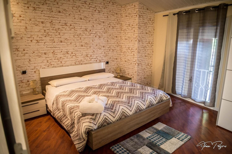 Bedroom 4, Hotel Lonatino, Brescia