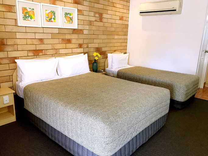 Bedroom 4, Starlight Motor Inn, Roma