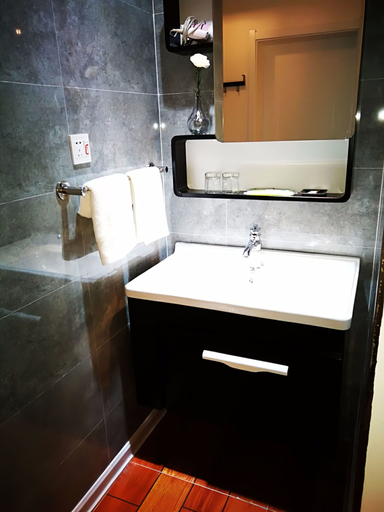 Bathroom 3, Xi'an Jintang Apartment, Xi'an