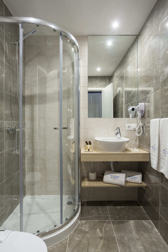 Bathroom 3, Predicados do Douro Palace, Porto