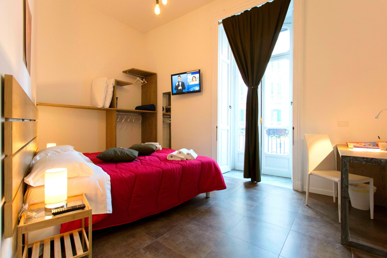 Bedroom 4, A ddurmì, Napoli