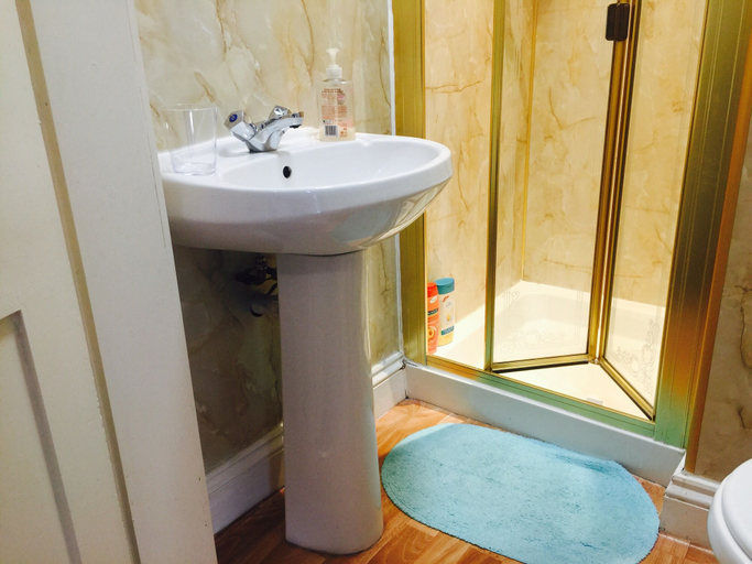 Bathroom 3, Brentwood Villa Bed and Breakfast, Aberdeen