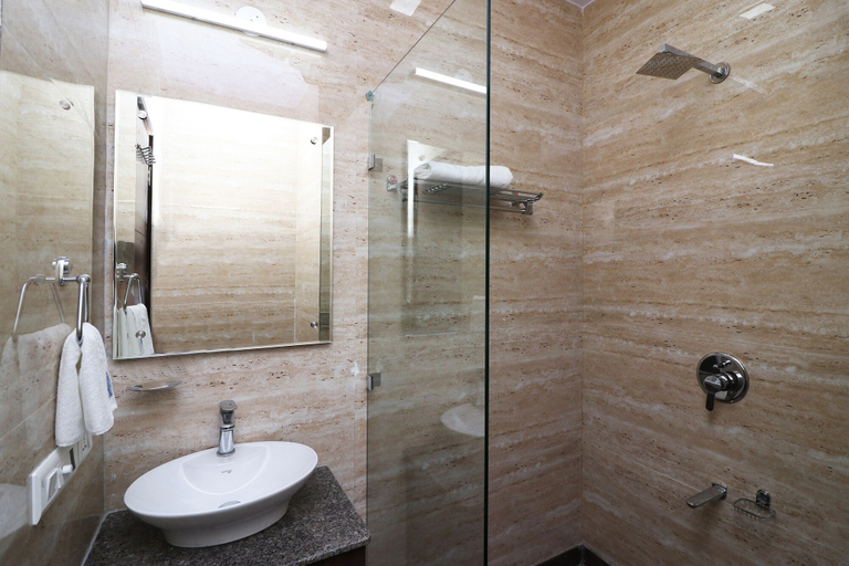 Bathroom 5, SKS Hospitality, Gurgaon