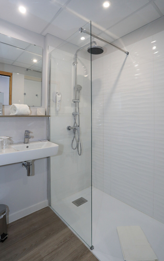Bathroom 5, The Originals City, Hôtel de la Confluence, Lot-et-Garonne