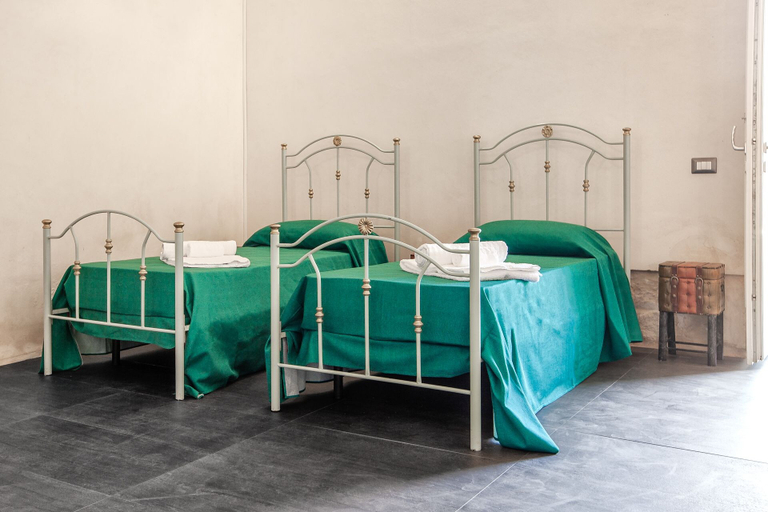 Bedroom 2, Giardini Acantus, Syracuse