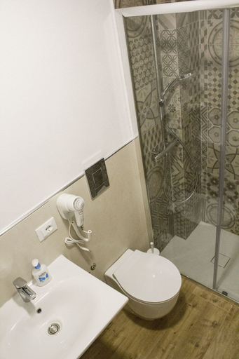 Bathroom 4, Le due querce, Messina