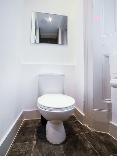 Bathroom 4, Royal Park Hotel, London