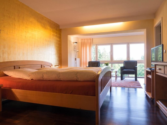 Bedroom 4, Hotel Landhaus Berghof, Olpe
