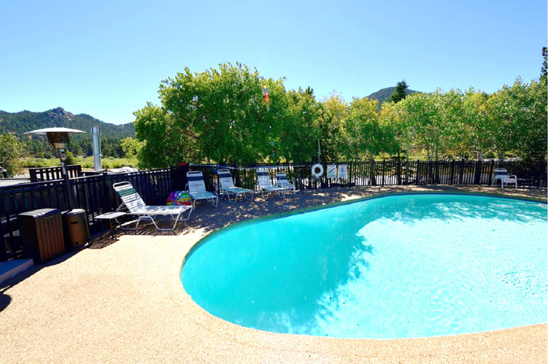 Sport & Beauty 5, Alpine Trail Ridge Inn, Larimer