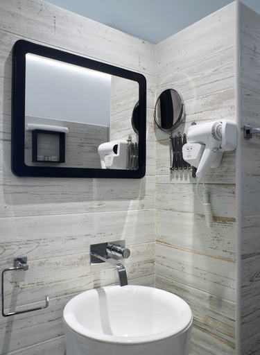 Bathroom 4, Solar Antigo Porto Aeroporto, Maia