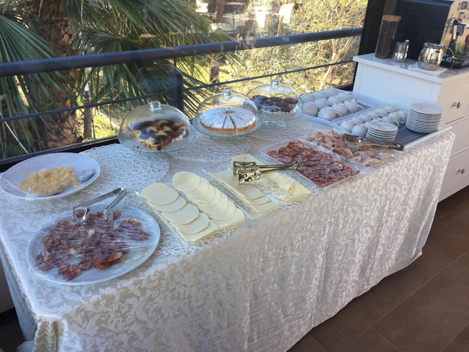 Food & Drinks 5, B&B il giardino di Agata, Catania