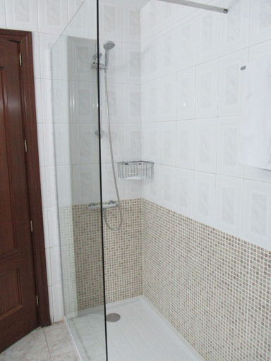 Bathroom 5, Hotel Perales, Toledo