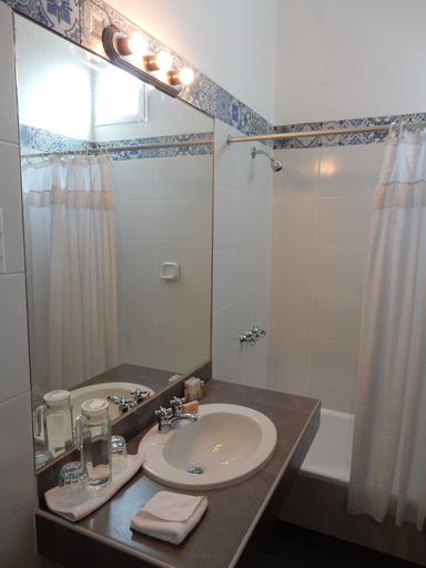 Bathroom 4, Antigua Miraflores Hotel, Lima