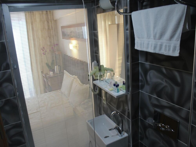 Bathroom 5, Hotel Kit Tur, Merkez