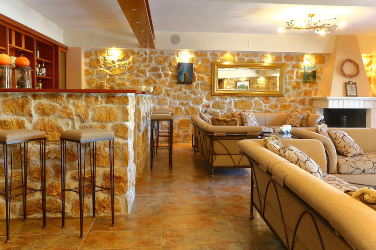 Others 5, Vathi Hotel, Peloponnese
