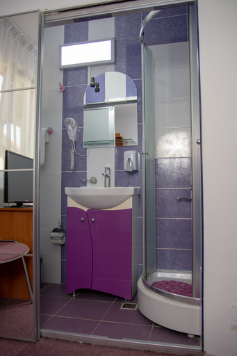 Bathroom 2, Amethyst House, Otopeni