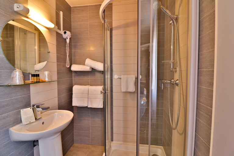 Bathroom 5, Hôtel Le Chardon Bleu, Var