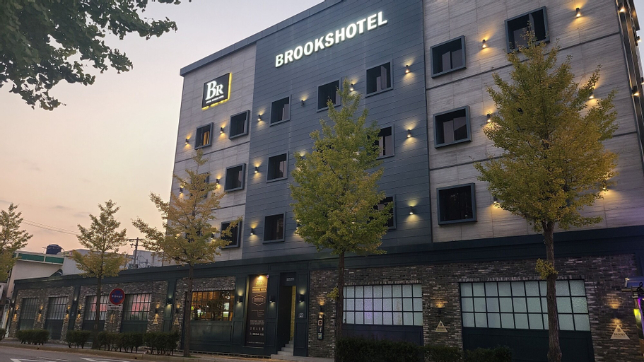Brooks Hotel, Tongyeong