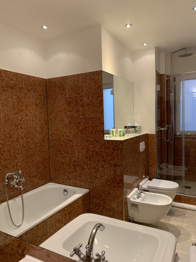 Bathroom 5, Hotel Deutscher Kaiser, Nürnberg