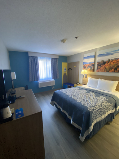Bedroom 3, Days Inn by Wyndham Brunswick Bath Area, Cumberland