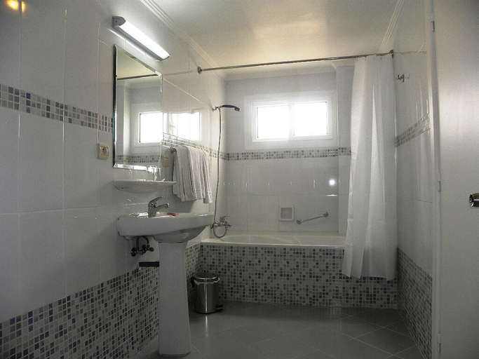 Bathroom 5, Aferni Hotel, Agadir-Ida ou Tanane