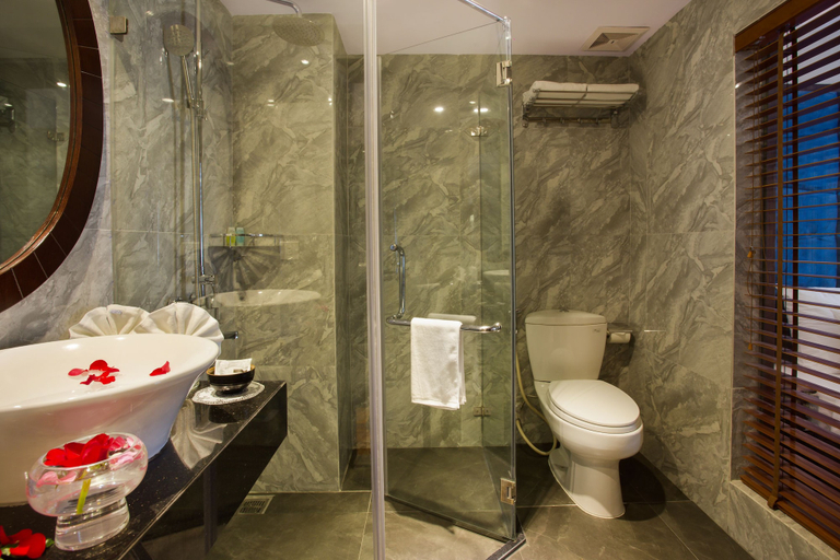 Bathroom 4, Ambassador Hanoi Hotel & Spa, Hoàn Kiếm