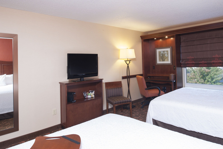 Bedroom 3, Hampton Inn & Suites Cleveland Southeast/Streetsboro, Portage