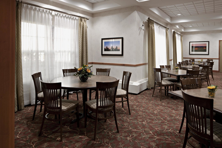 Food & Drinks 5, Country Inn & Suites by Radisson, Calgary-Northeast, Division No. 6