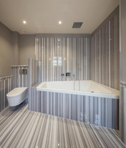 Bathroom 4, Hotel George Washington, Paris