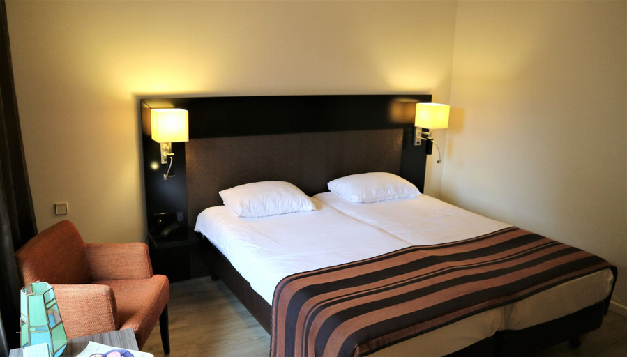 Bedroom 3, Eurotel Lanaken - Different Hotels, Limburg