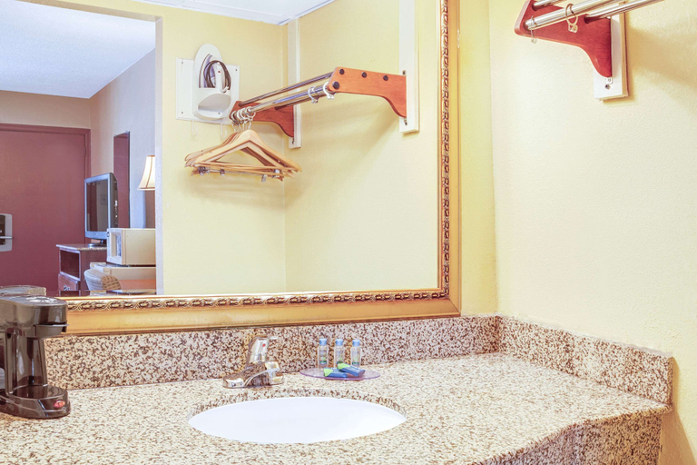 Bathroom 4, Knights Inn Mount Laurel, Burlington