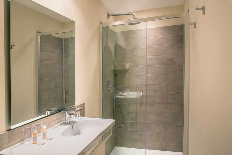Bathroom 5, Best Western Hotel Du Roy D'aragon, Corse-du-Sud