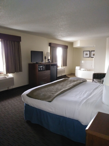 Bedroom 3, AmericInn by Wyndham Windsor Ft. Collins, Larimer
