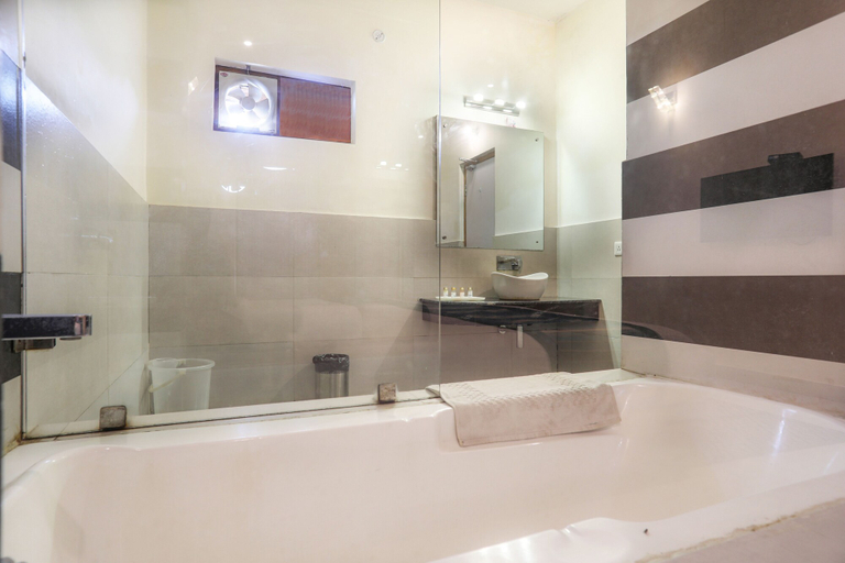 Bathroom 5, Corbett Panorama Resort, Nainital