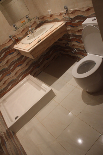 Bathroom 4, Tahrir Square Hostel, Qasr an-Nil