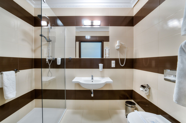 Bathroom 5, Hotel Luxor, Lublin