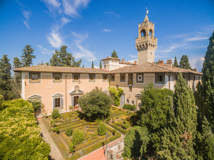 Castello di Montegufoni, Florence