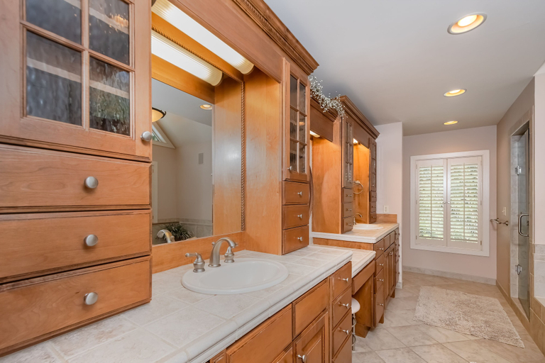 Bathroom 3, Driftwood, Garrett