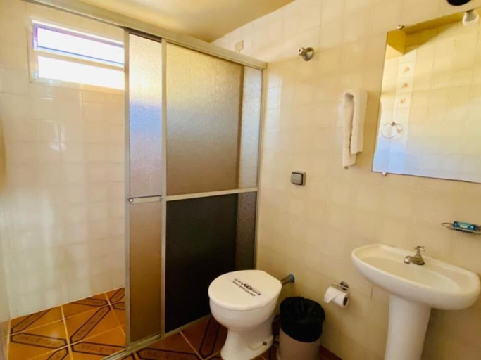 Bathroom 4, Ilha Morena Praia Hotel, Caraguatatuba
