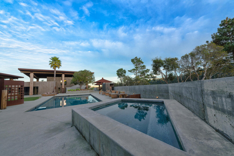 Sport & Beauty 5, Lx21: 360 Ocean View, Monterey