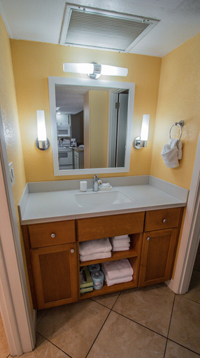 Bathroom 5, Sea Club IV, Volusia
