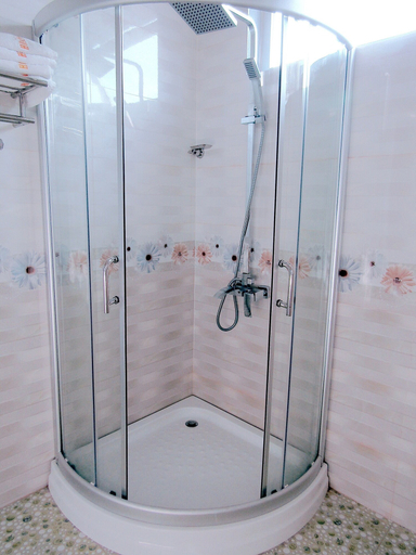 Bathroom 4, Hoang Dat hotel, Đồng Hới
